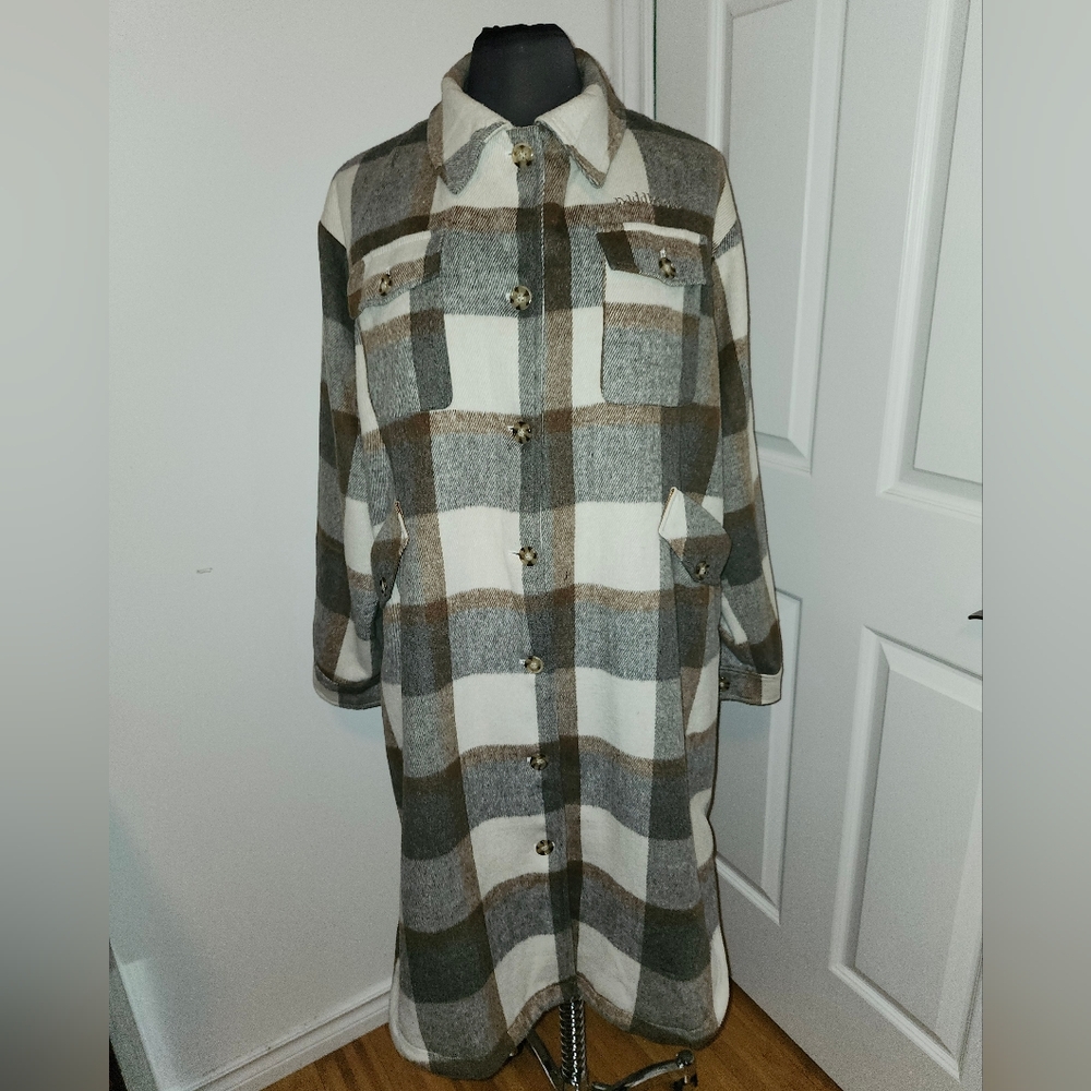 EUC CANOE AND LAKE shacket, Size Medium